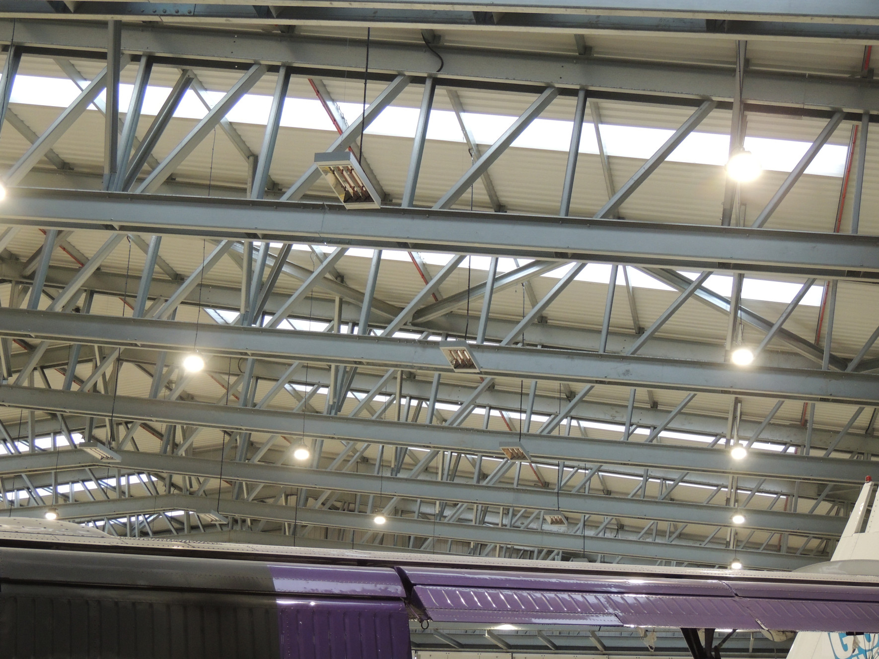 EIH Industrial heaters in aircraft hangar