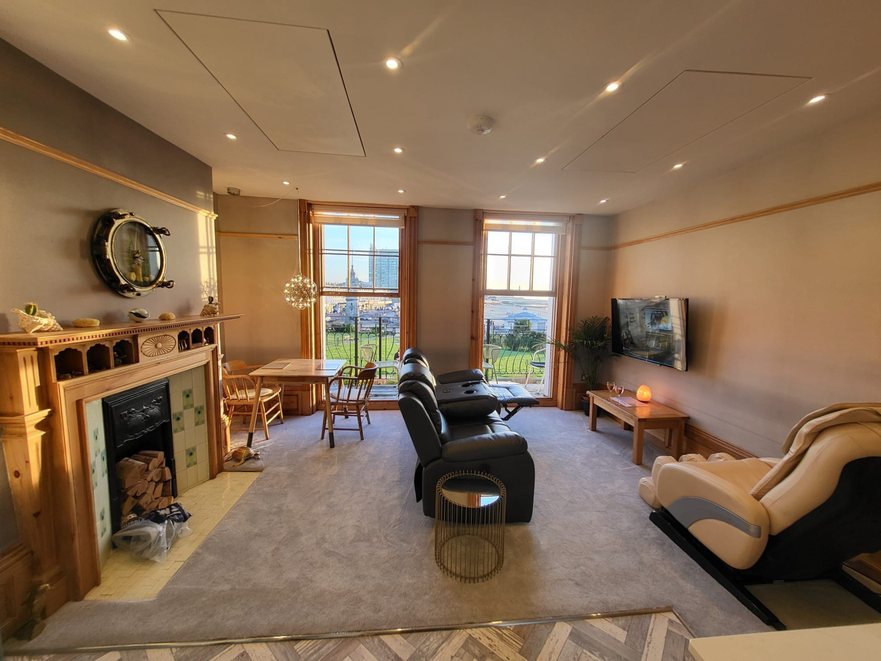 Flush mounted LAVA Frame panels in living area